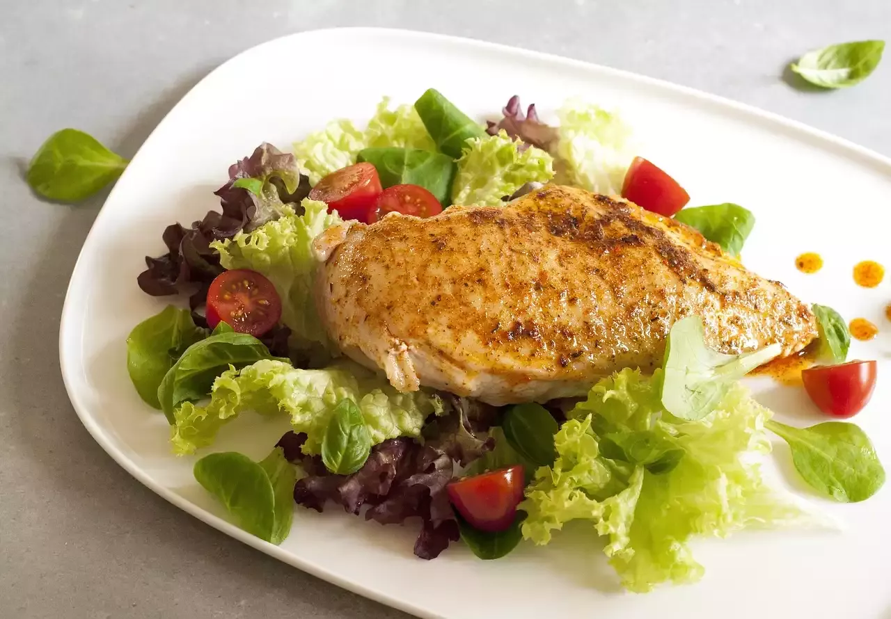 The Art of Poaching Chicken Breasts: Tips for Tender and Juicy Results